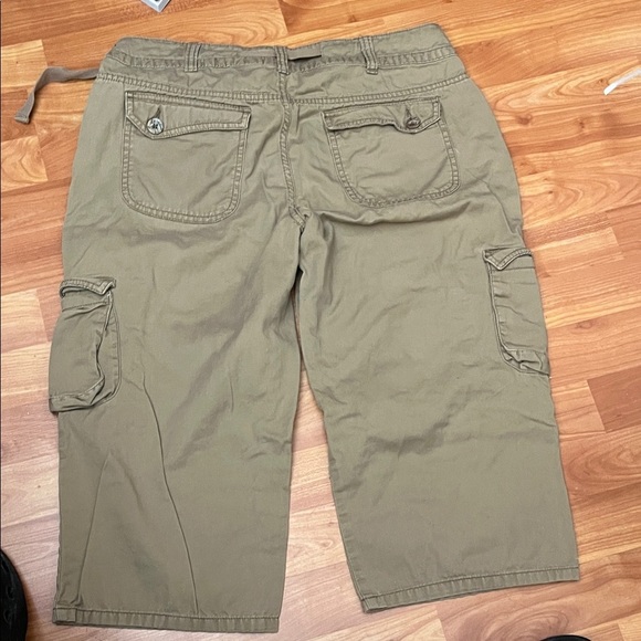 Women's Cargo Capris - Khaki Green Size 12 Faded Glory - Picture 4 of 4